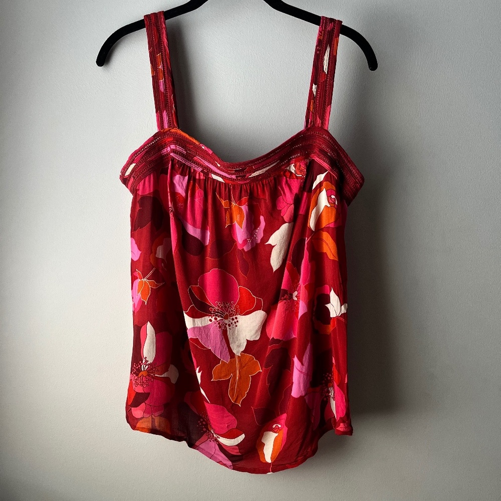 DR2 Red Large Scale Floral Cropped Sleeveless Blouse/Tank - Large